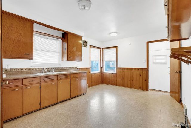 8227 Bingham Street, Detroit, MI 48228