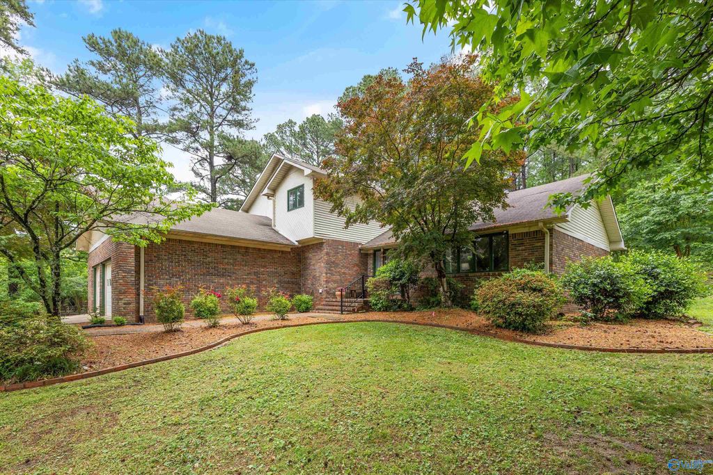 4410 Dogwood Drive SW, Decatur, AL 35603