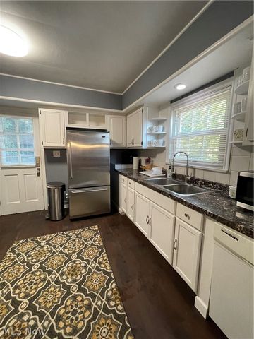 863 Medford Road, Cleveland Heights, OH 44121