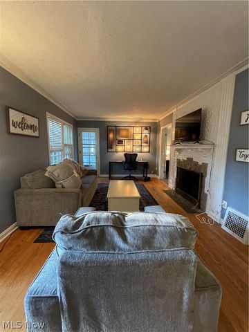 863 Medford Road, Cleveland Heights, OH 44121