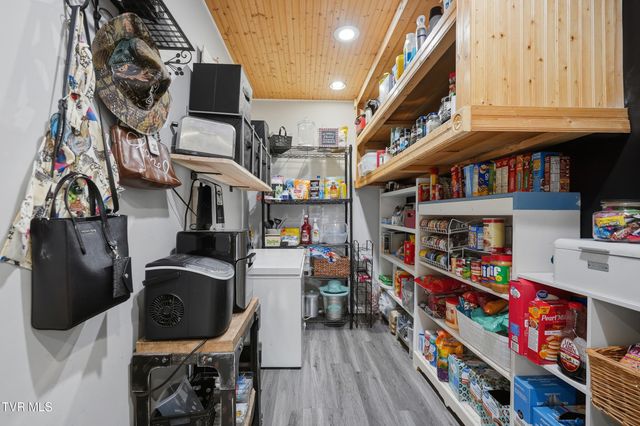 5042 Flat Gap Road, Pound, VA 24279