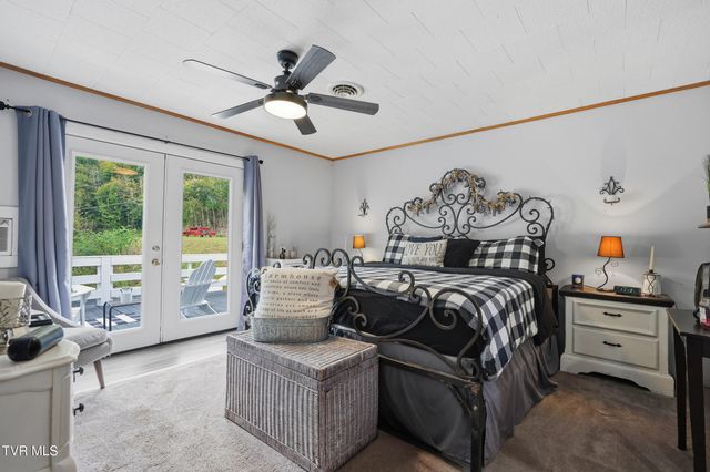 5042 Flat Gap Road, Pound, VA 24279