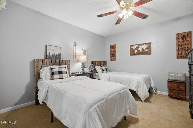 5042 Flat Gap Road, Pound, VA 24279