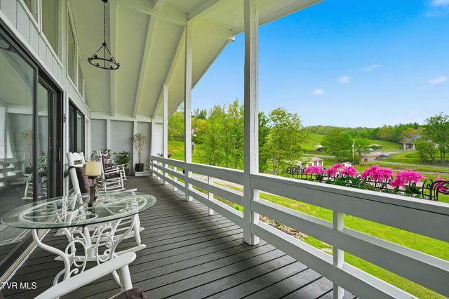 5042 Flat Gap Road, Pound, VA 24279
