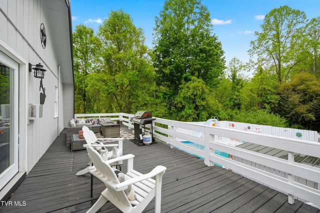 5042 Flat Gap Road, Pound, VA 24279