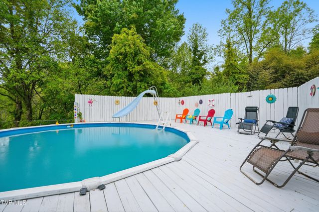 5042 Flat Gap Road, Pound, VA 24279