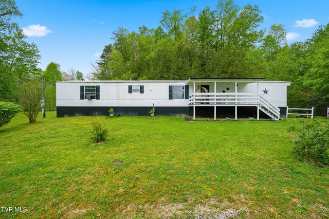 5042 Flat Gap Road, Pound, VA 24279
