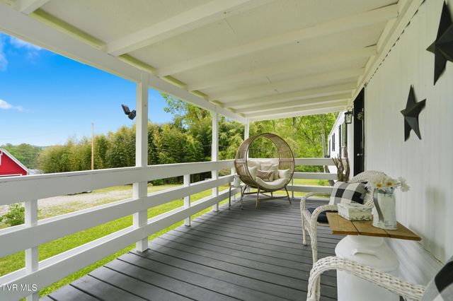 5042 Flat Gap Road, Pound, VA 24279