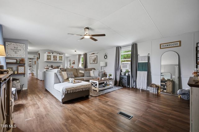 5042 Flat Gap Road, Pound, VA 24279
