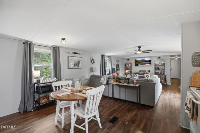 5042 Flat Gap Road, Pound, VA 24279