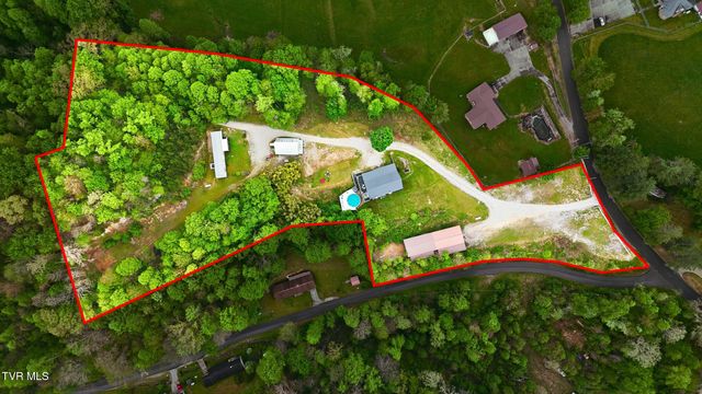 5042 Flat Gap Road, Pound, VA 24279