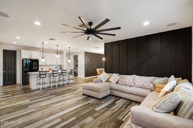 27835 N Hibiscus Lane, San Tan Valley, AZ 85143