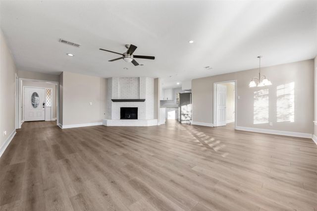 215 Acorn Tree Court, Spring, TX 77388