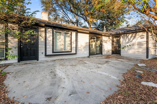 215 Acorn Tree Court, Spring, TX 77388