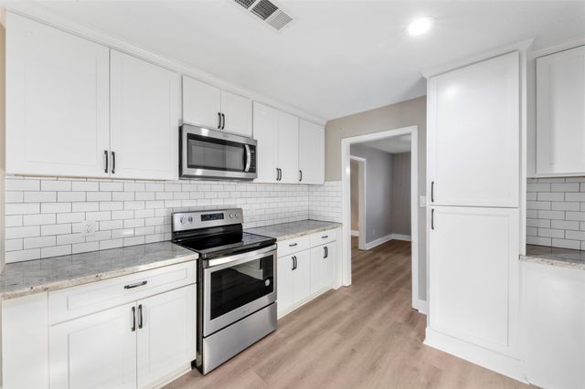 215 Acorn Tree Court, Spring, TX 77388