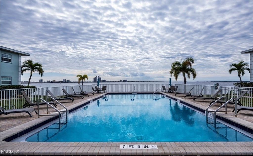 3340 N Key DR 1, North Fort Myers, FL 33903