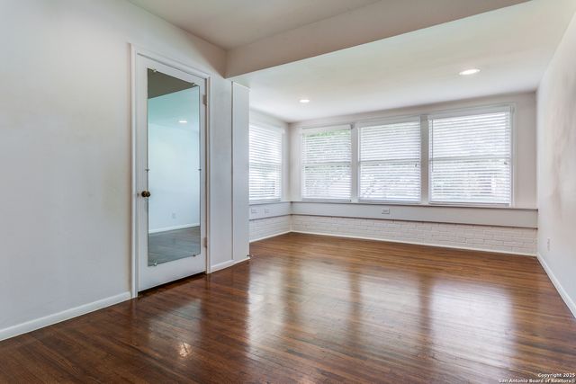 251 Brightwood, San Antonio, TX 78209