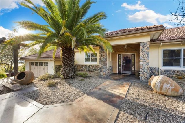 1220 Skylar Lane, Lake Nacimiento, CA 93426