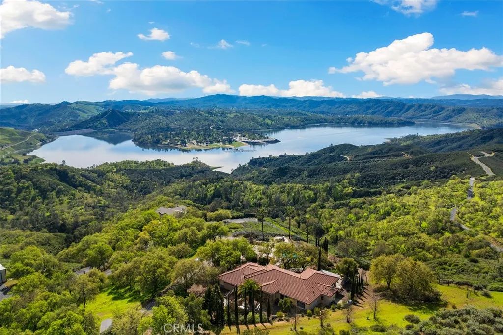 1220 Skylar Lane, Lake Nacimiento, CA 93426