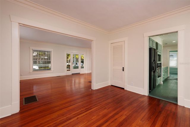 756 17TH AVENUE NE, St Petersburg, FL 33704