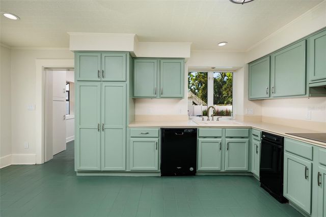 756 17TH AVENUE NE, St Petersburg, FL 33704