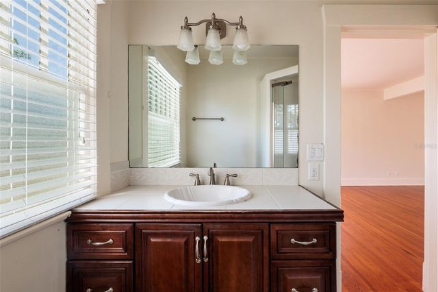 756 17TH AVENUE NE, St Petersburg, FL 33704