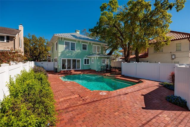 756 17TH AVENUE NE, St Petersburg, FL 33704