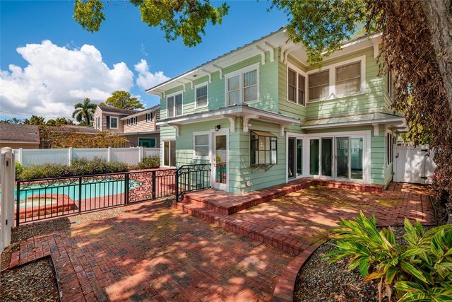 756 17TH AVENUE NE, St Petersburg, FL 33704