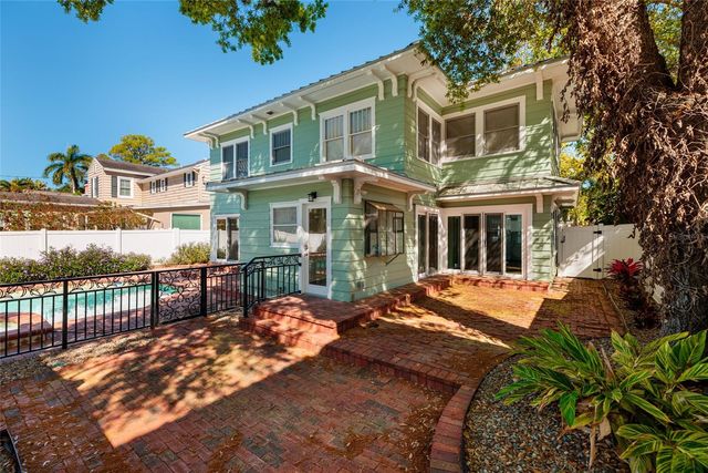 756 17TH AVENUE NE, St Petersburg, FL 33704