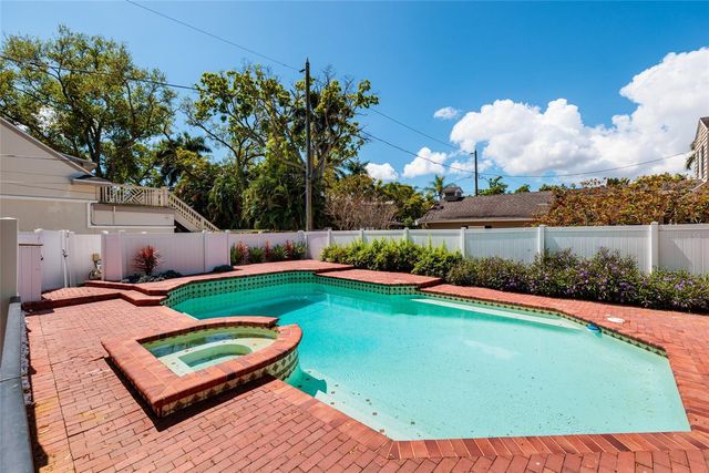 756 17TH AVENUE NE, St Petersburg, FL 33704