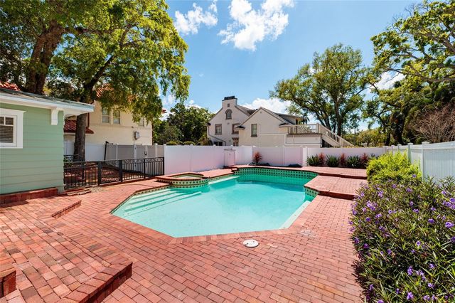 756 17TH AVENUE NE, St Petersburg, FL 33704