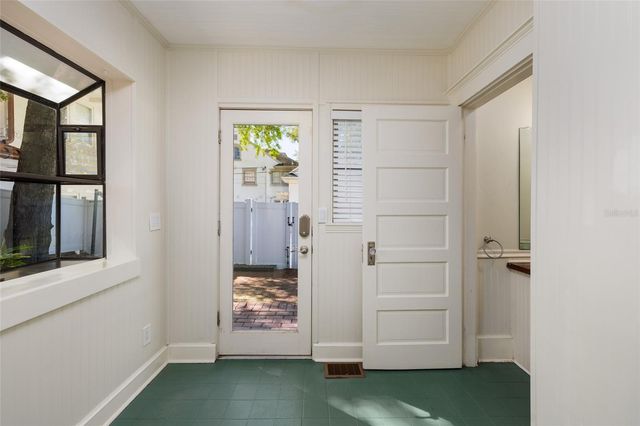 756 17TH AVENUE NE, St Petersburg, FL 33704