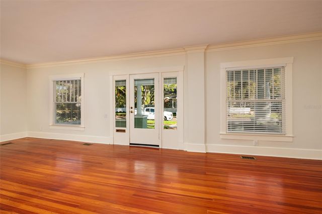 756 17TH AVENUE NE, St Petersburg, FL 33704