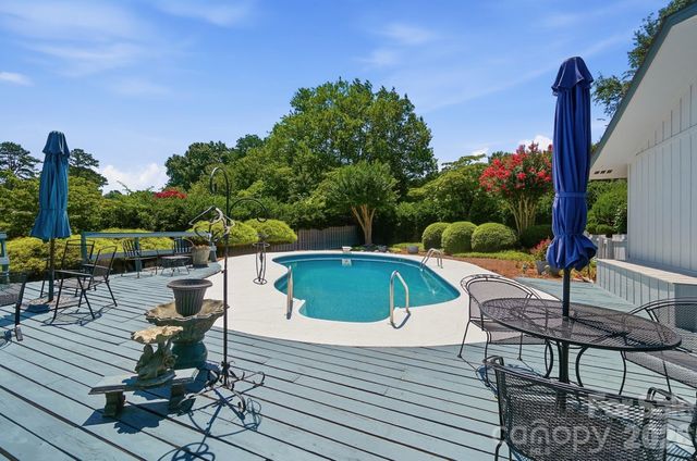1507 Heatherloch Drive, Gastonia, NC 28054
