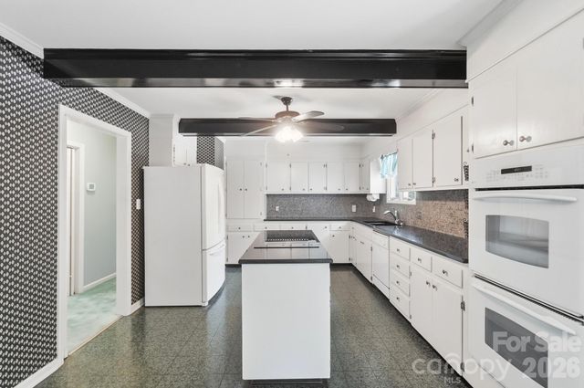 1507 Heatherloch Drive, Gastonia, NC 28054