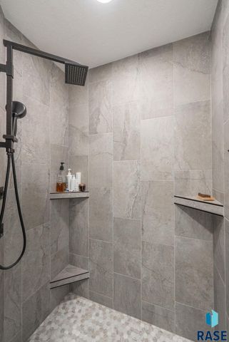 6801 E Archstone St Street, Sioux Falls, SD 57110