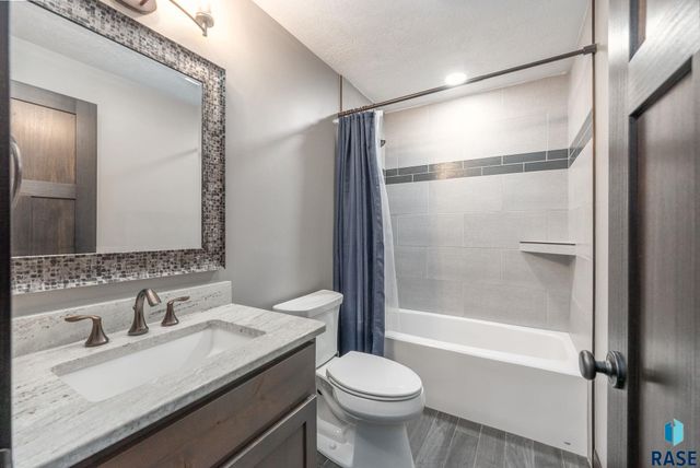 6801 E Archstone St Street, Sioux Falls, SD 57110