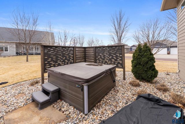 6801 E Archstone St Street, Sioux Falls, SD 57110