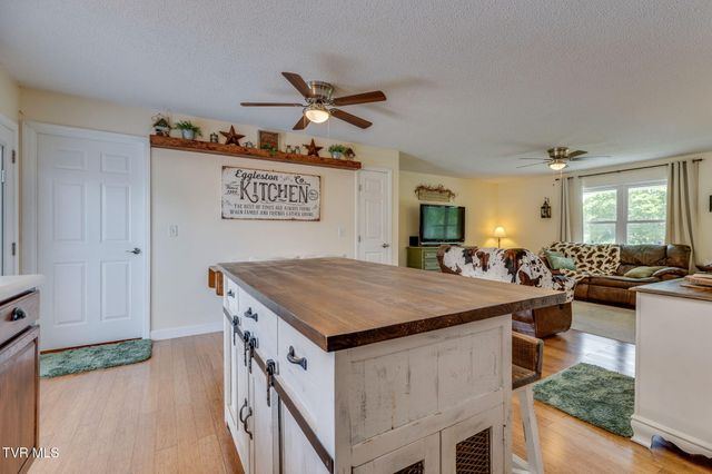 873 Sycamore Shoals Drive, Elizabethton, TN 37643