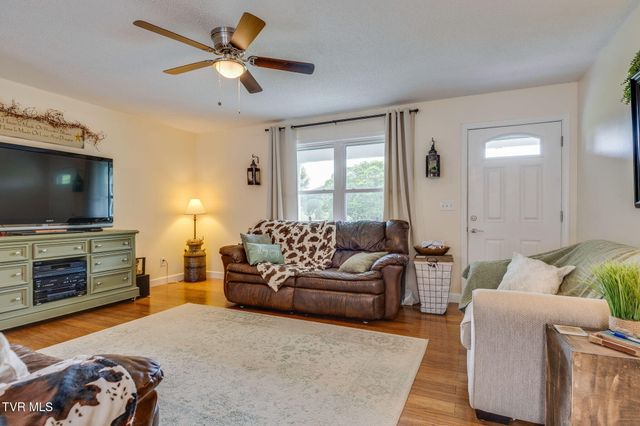 873 Sycamore Shoals Drive, Elizabethton, TN 37643