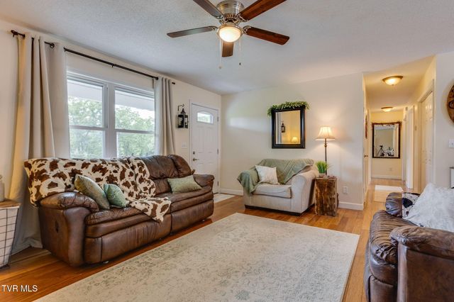 873 Sycamore Shoals Drive, Elizabethton, TN 37643