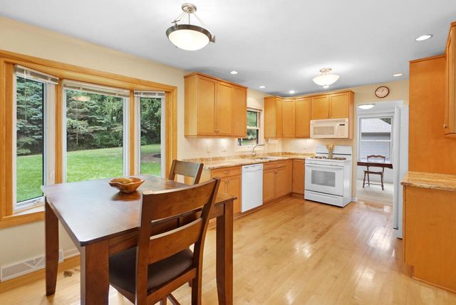 N11W31116 Bunker Hill TRAIL, Delafield, WI 53018