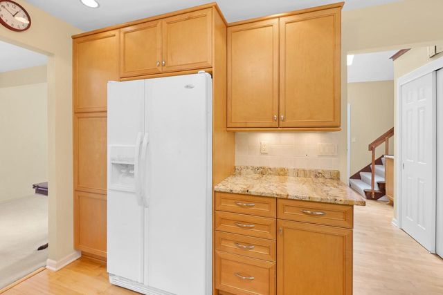 N11W31116 Bunker Hill TRAIL, Delafield, WI 53018