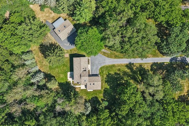 N11W31116 Bunker Hill TRAIL, Delafield, WI 53018