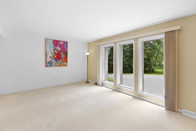 N11W31116 Bunker Hill TRAIL, Delafield, WI 53018