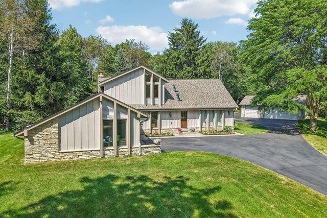 N11W31116 Bunker Hill TRAIL, Delafield, WI 53018
