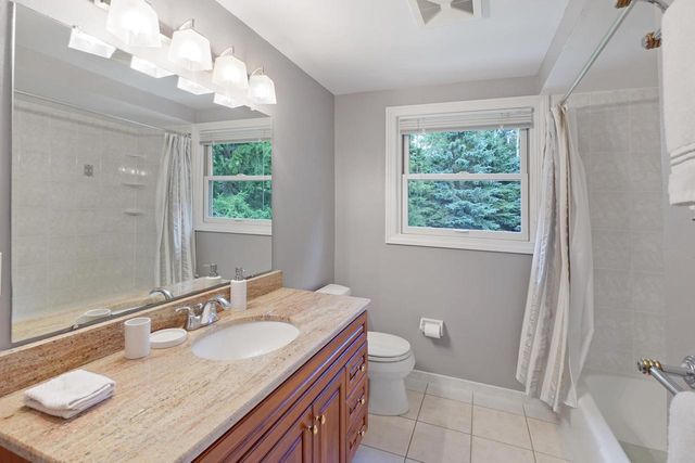 N11W31116 Bunker Hill TRAIL, Delafield, WI 53018