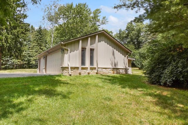 N11W31116 Bunker Hill TRAIL, Delafield, WI 53018