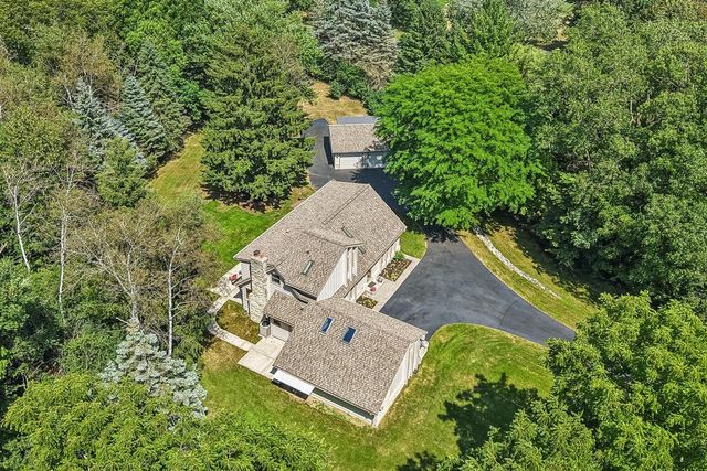 N11W31116 Bunker Hill TRAIL, Delafield, WI 53018