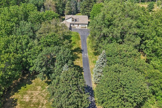 N11W31116 Bunker Hill TRAIL, Delafield, WI 53018